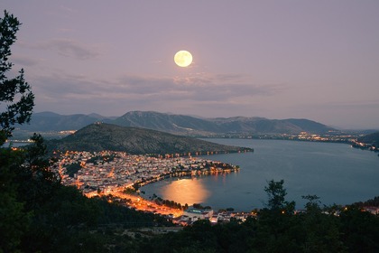 Гърция отваря врати за туристи от 14 май, премахва ограниченията за движение между областите